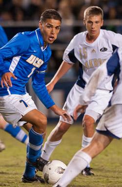 ucsb men's college soccer player luis silva