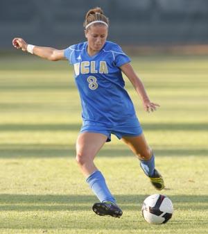 womens college soccer player