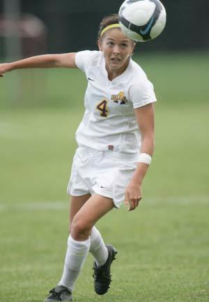 womens college soccer player