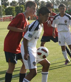 boys club soccer players from the us uqr bnt and la galaxy