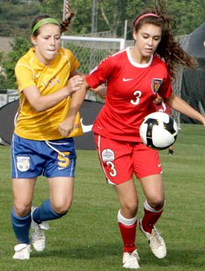 girls club soccer player Amanda Stickney (right) of Dallas Texans vs. VSA Heat.