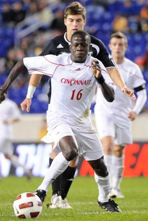 cincinnati men's college soccer player shamar shelton