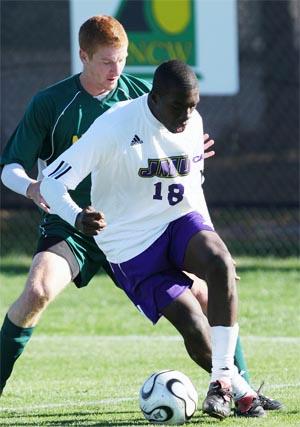 mens college soccer player