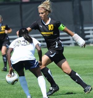 wisconsin-milwaukee women's college soccer player sarah hagen