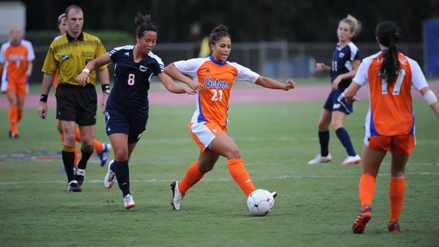 Gators connect to past with alumni letters