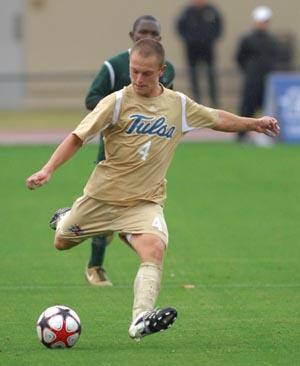 mens college soccer player