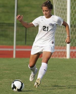 womens college soccer player