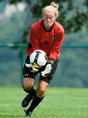 womens college soccer player