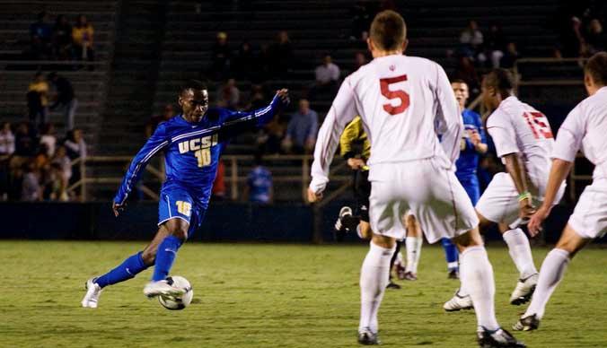 Abalos has great future in net for CSUN