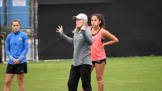 Women’s coaches support two-semester model