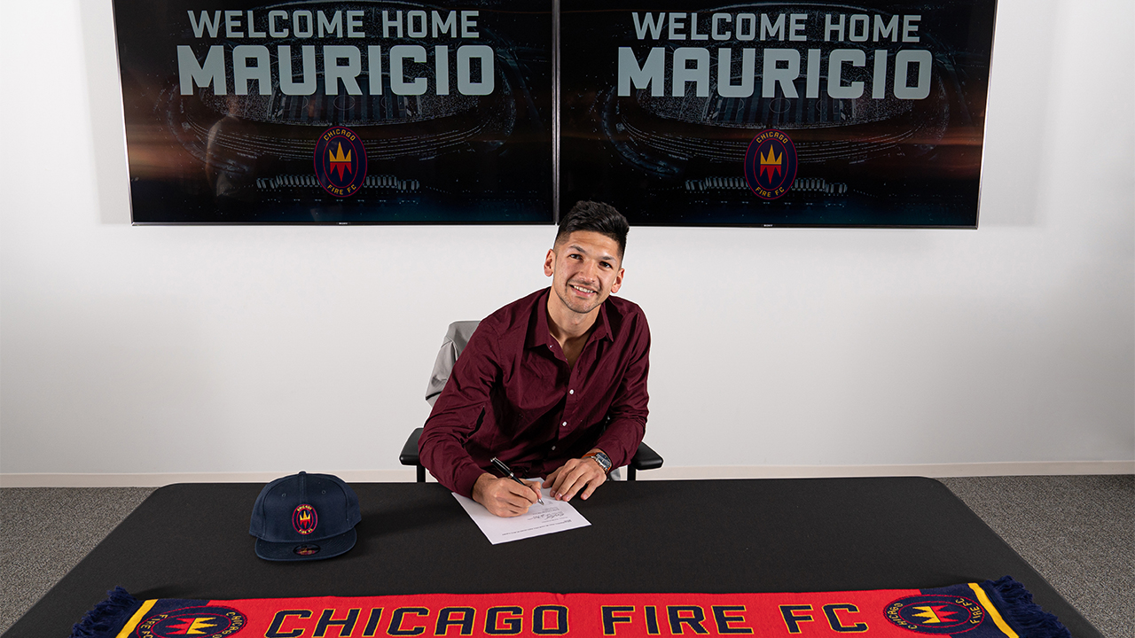 Pineda inks Homegrown deal with Chicago