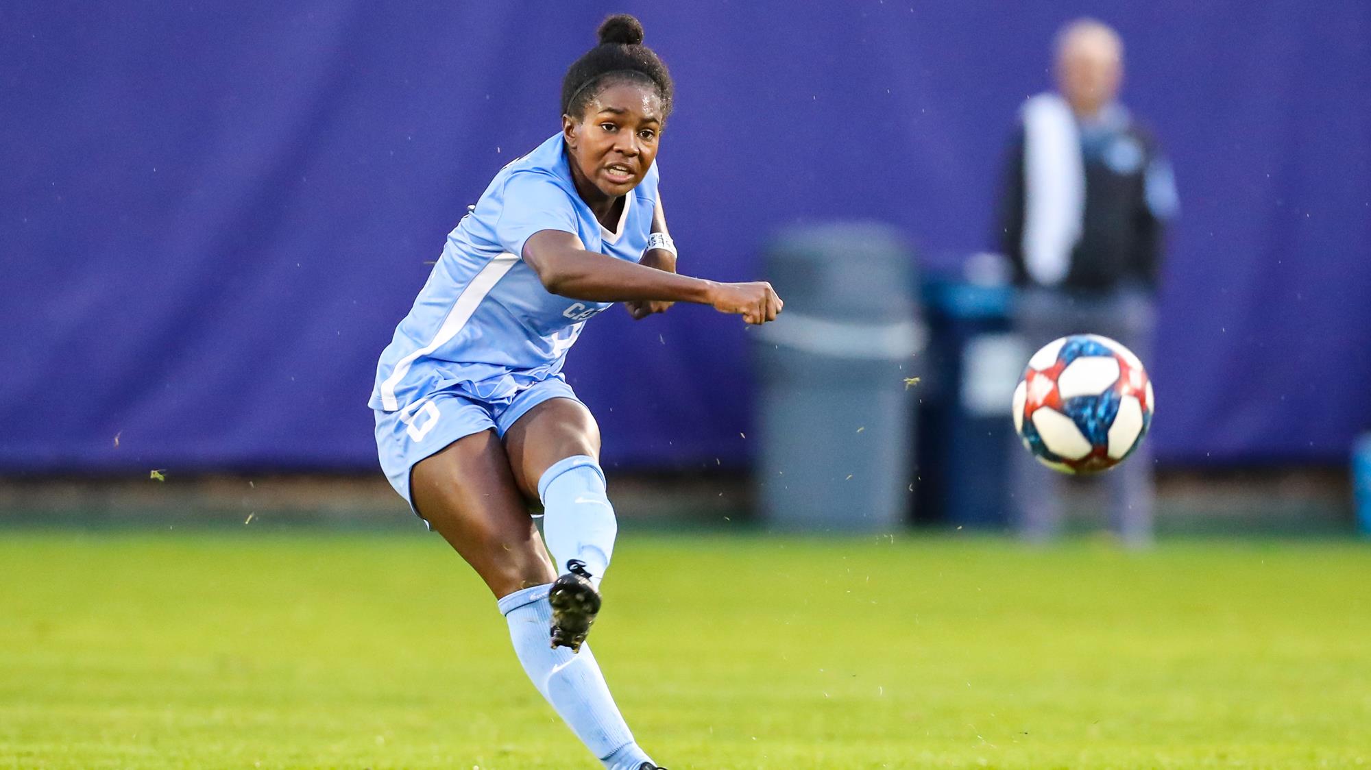 Top 10 midfielders in DI women's soccer