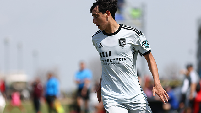 Cruz Medina Signs with San Jose Earthquakes