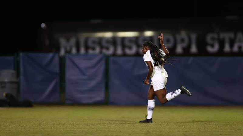 Women's Conference Tourneys Roundup