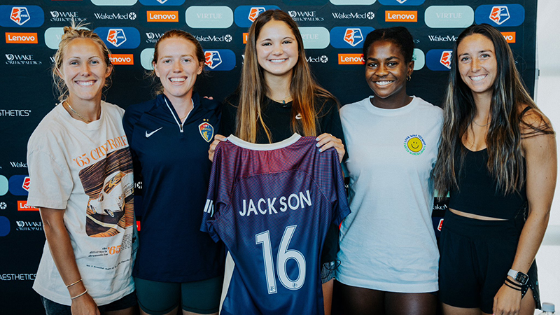 Jackson Signs with North Carolina Courage