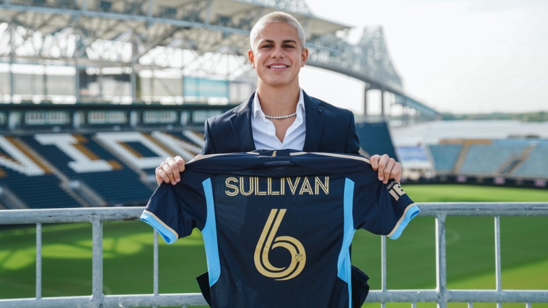 Cavan Sullivan Signs Historic Pro Contract