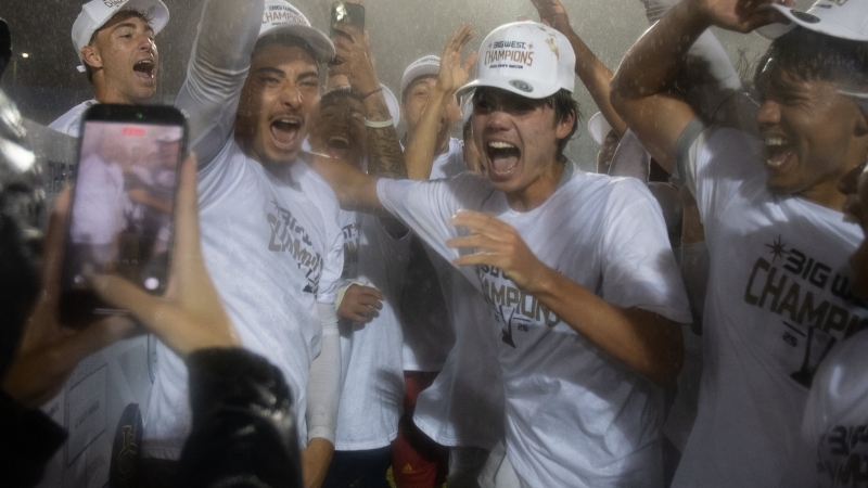 Tracking Men's DI Automatic Bids