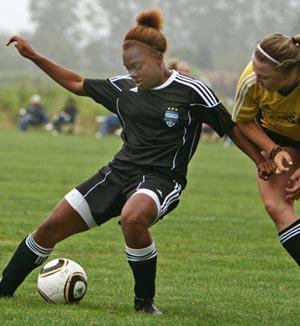 girls youth club soccer player mariah lee