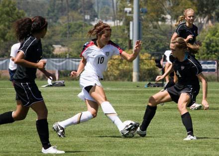 So Cal Blues U17 players make visits to college campus