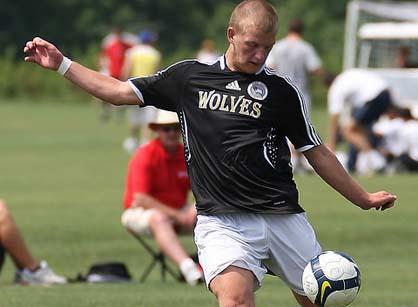 Dangerous striker leads favored Wolves to finals