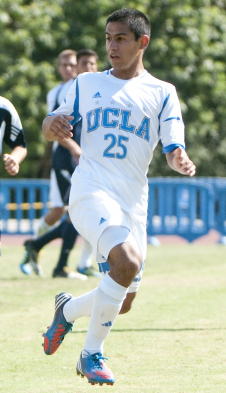 college soccer player UCLA Max Estrada