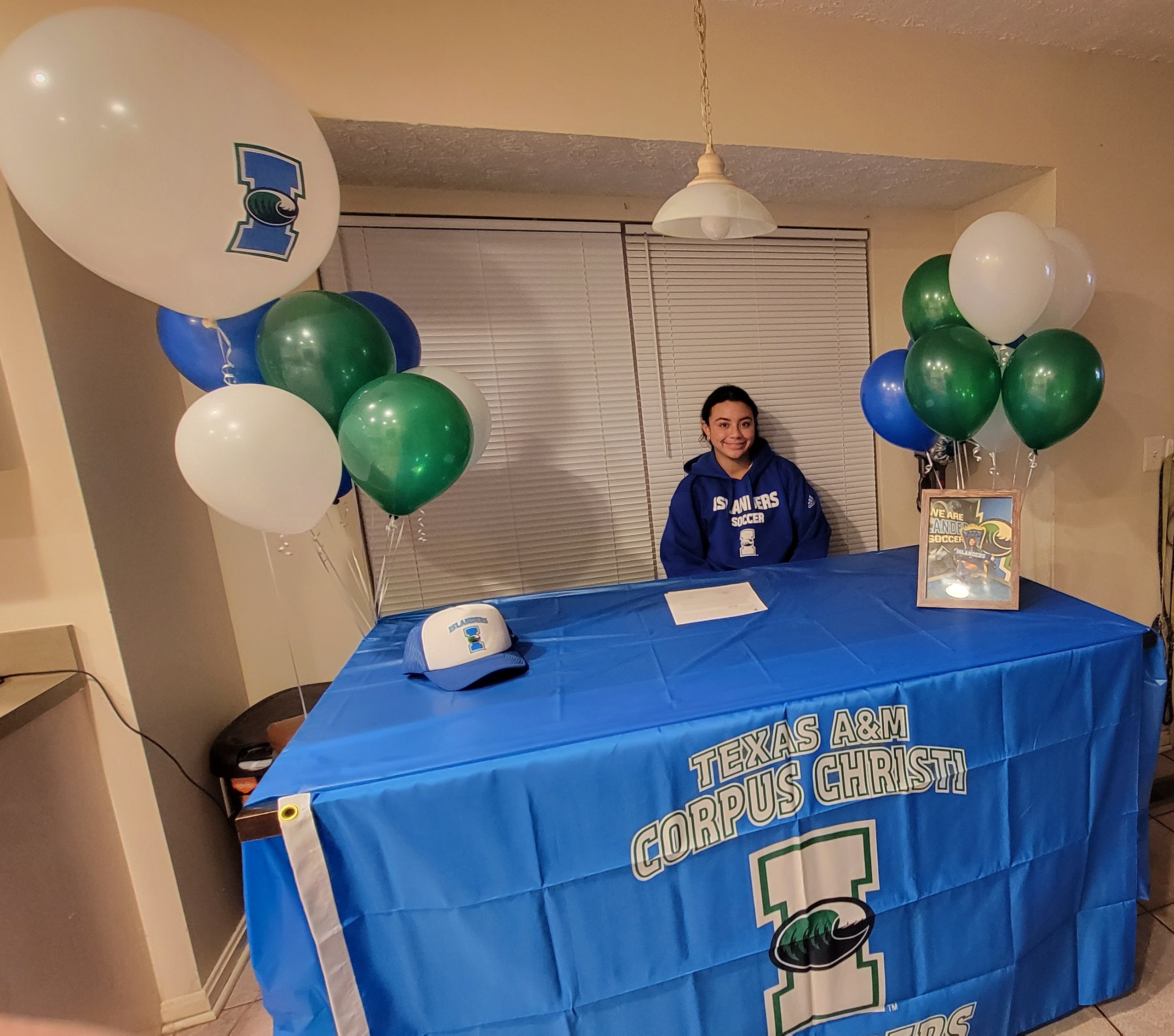 Eliana Valencia - Texas A&M-Corpus Christi